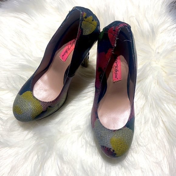 Betsey Johnson Floral Platform Heels Pump - Picture 2 of 4